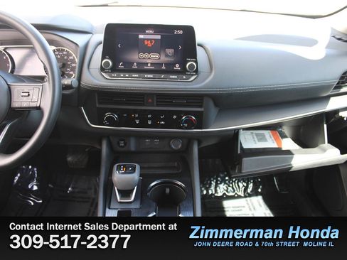 Used 2024 Nissan Rogue S AWD/4WD image 16