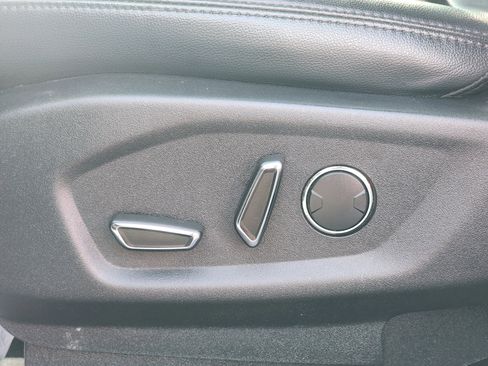 Used 2017 Ford Explorer XLT w/ Equipment Group 202A image 20