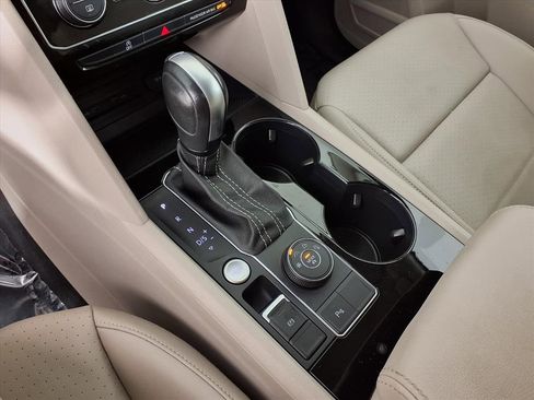 Used 2023 Volkswagen Atlas SE image 20