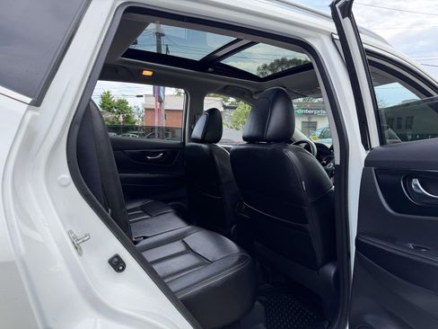 Used 2019 Nissan Rogue SL w/ Premium Package AWD/4WD image 17