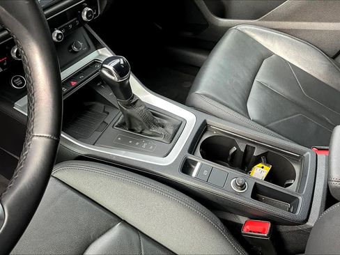 Used 2024 Audi Q3 2.0T Premium image 16