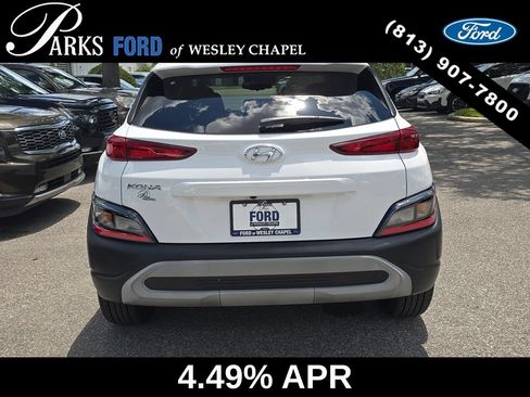 Used 2022 Hyundai Kona SEL w/ Cargo Package FWD image 5