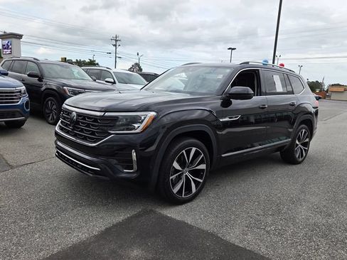 Certified 2024 Volkswagen Atlas SEL Premium R-Line AWD/4WD image 3