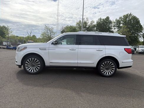Used 2019 Lincoln Navigator Reserve w/ Cargo Package AWD/4WD image 2