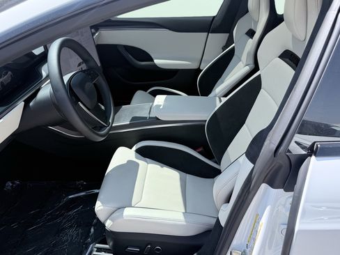 Used 2026 Tesla Model S Plaid AWD/4WD image 25