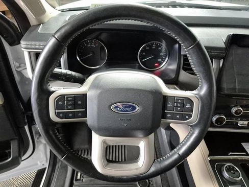 Used 2022 Ford Expedition Max XLT image 11