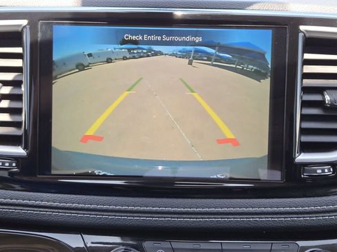 Used 2023 Chrysler Pacifica Limited FWD image 13