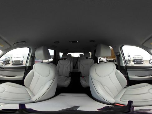 Used 2025 Hyundai Palisade SEL FWD image 40