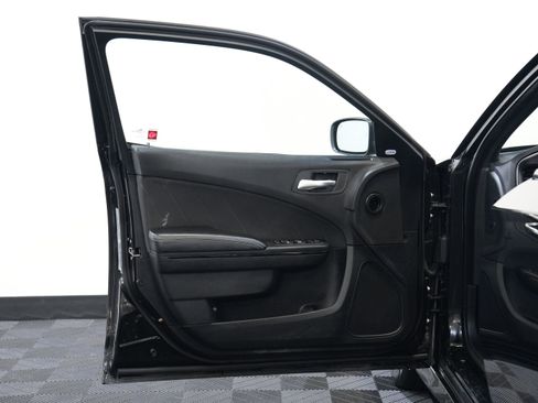 Used 2019 Dodge Charger R/T w/ Blacktop Package image 20