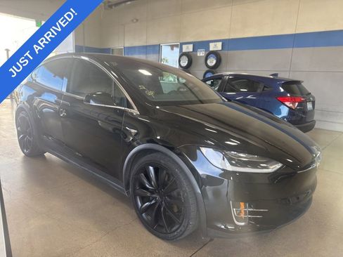 Used 2018 Tesla Model X 75D image 2