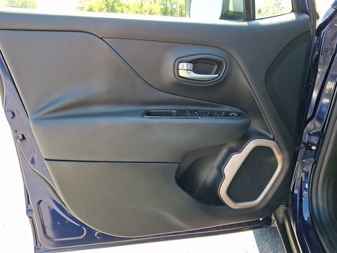 Used 2016 Jeep Renegade Limited AWD/4WD image 15