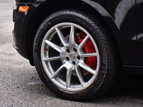 Used 2015 Porsche Macan Turbo image 13