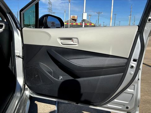 Used 2023 Toyota Corolla LE image 22