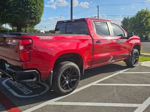 Used 2021 Chevrolet Silverado 1500 LT Trail Boss w/ Convenience Package II AWD/4WD image 3