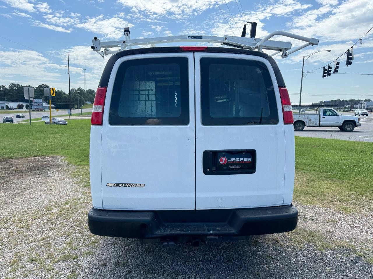 Used 2017 Chevrolet Express 2500 RWD image 4