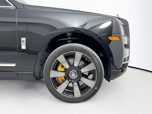 Used 2023 Rolls-Royce Cullinan image 29