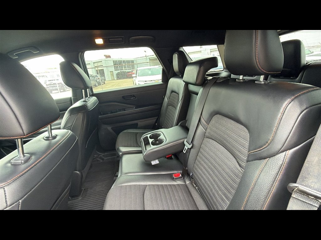 Used 2023 Nissan Pathfinder SV AWD/4WD image 22