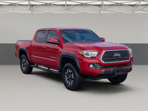 Used 2019 Toyota Tacoma TRD Off-Road image 2