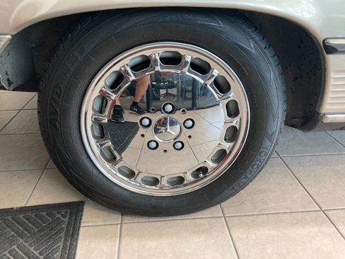 Used 1988 Mercedes-Benz 560 SL image 13