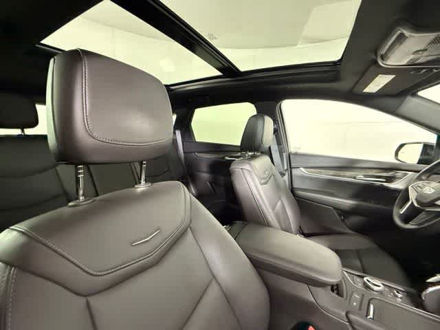 Used 2026 Cadillac XT5 Sportv w/ LPO, Floor Liner Package AWD/4WD image 31
