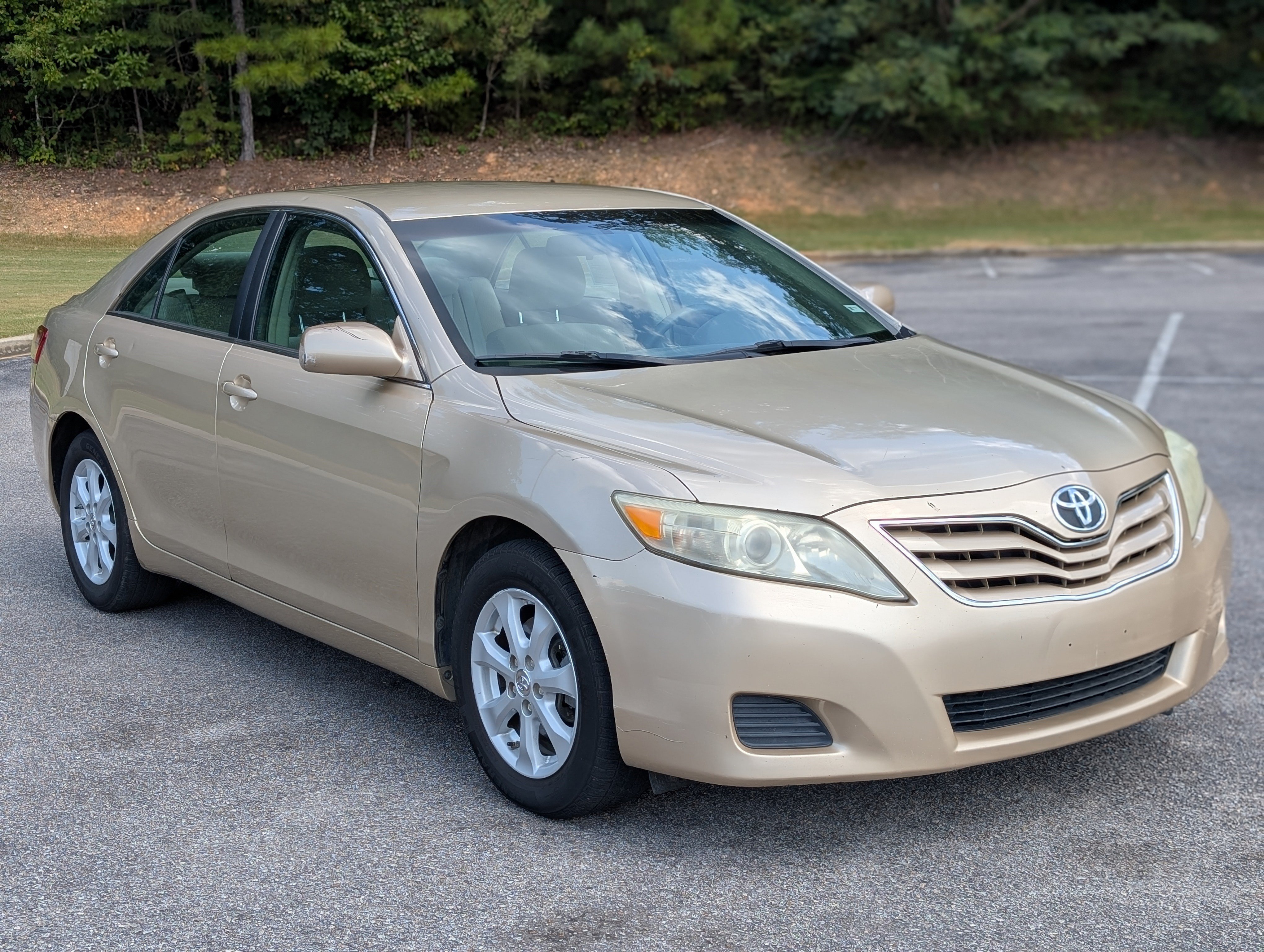 Used 2011 Toyota Camry LE w/ LE Extra-Value Pkg FWD image 8