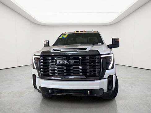 Used 2024 GMC Sierra 2500 Denali Ultimate AWD/4WD image 4