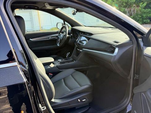 Used 2024 Cadillac XT6 Luxury w/ LPO, Floor Liner Package AWD/4WD image 21