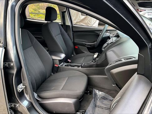 Used 2016 Ford Focus SE image 8