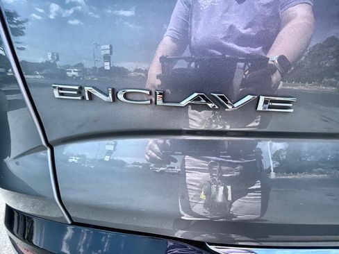 Used 2023 Buick Enclave Essence FWD image 30