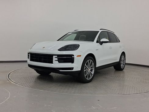 New 2025 Porsche Cayenne E-Hybrid image 1