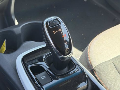 Used 2021 Chevrolet Bolt LT FWD image 11