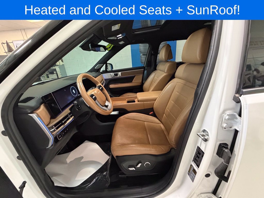 Used 2024 Hyundai Santa Fe Limited FWD image 11