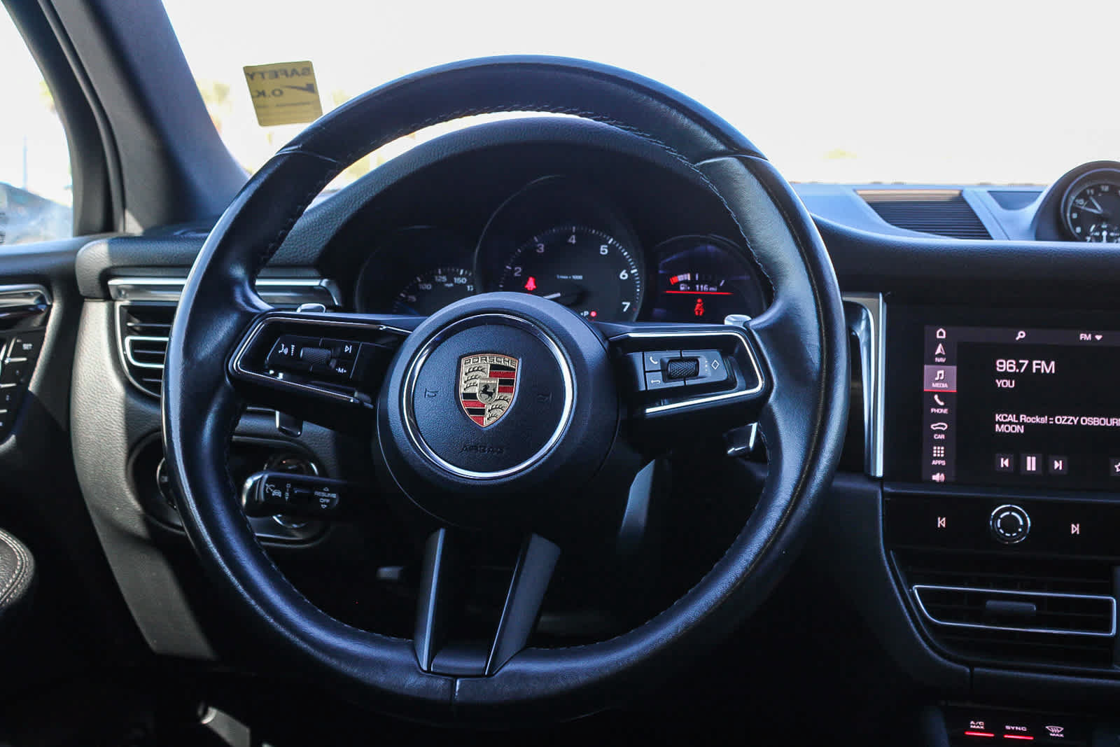 Used 2024 Porsche Macan AWD/4WD image 15