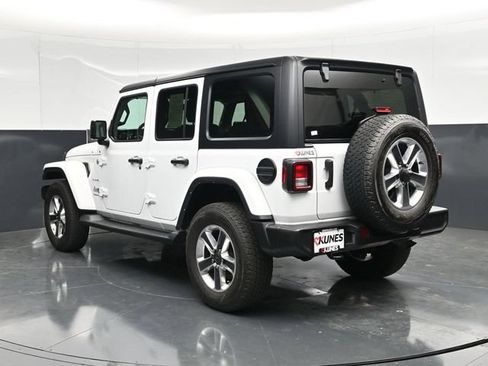 Used 2023 Jeep Wrangler Unlimited Sahara w/ Cold Weather Group AWD/4WD image 11