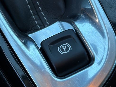 Used 2023 Buick Encore GX Preferred w/ Cold Weather Comfort Package FWD image 32