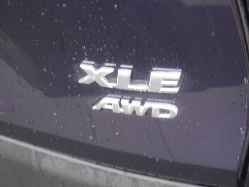 Used 2023 Toyota RAV4 XLE Premium image 7