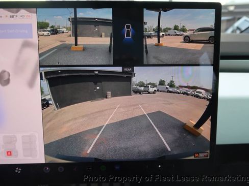 Used 2024 Tesla Cybertruck AWD Crew Cab image 33