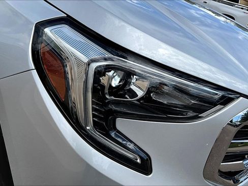 Used 2020 GMC Terrain SLT image 32