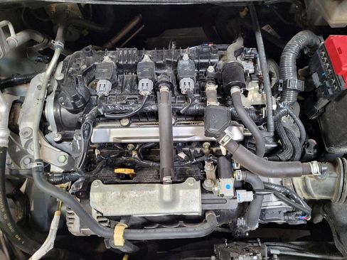Used 2020 Nissan Versa SR FWD image 30