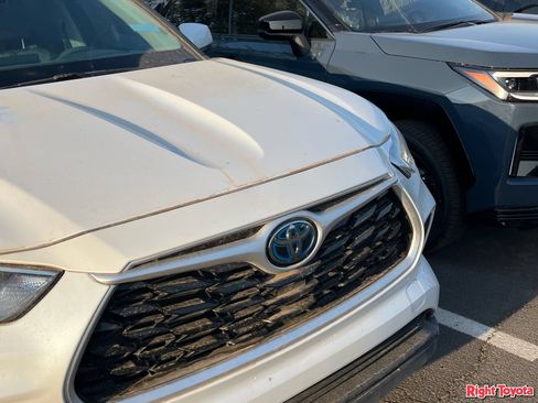 Used 2022 Toyota Highlander Bronze Edition FWD image 8