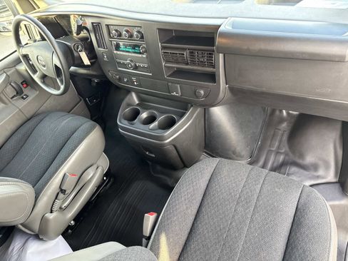 Used 2024 GMC Savana 2500 w/ Driver Convenience Package image 29