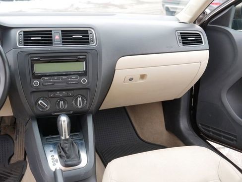 Used 2011 Volkswagen Jetta SE image 23