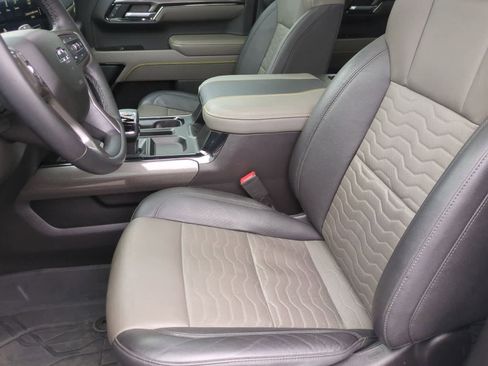 Used 2023 Chevrolet Silverado 1500 ZR2 w/ Technology Package image 16