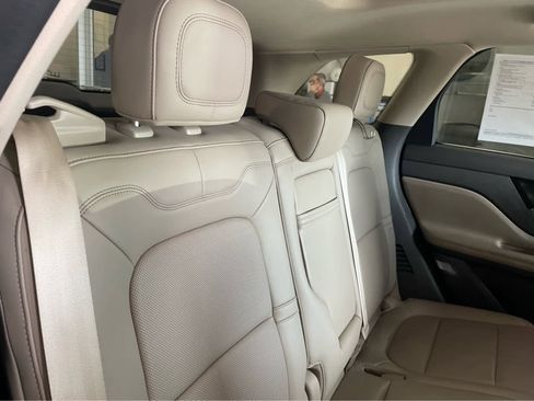 Used 2021 Lincoln Corsair AWD w/ Premium Package image 38