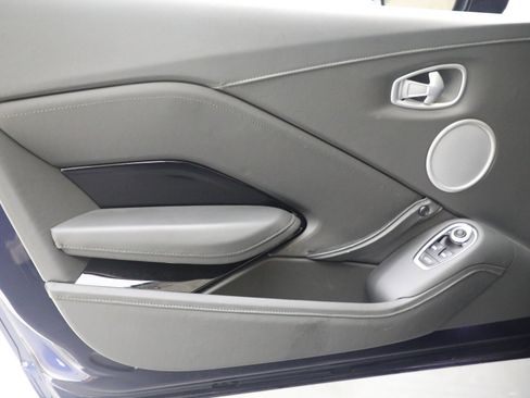 Used 2020 Aston Martin V8 Vantage Coupe image 16