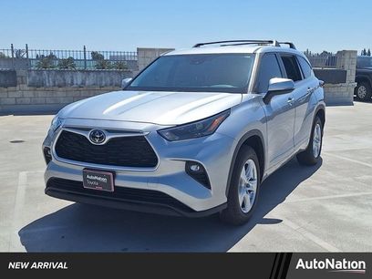 Used 2023 Toyota Highlander LE