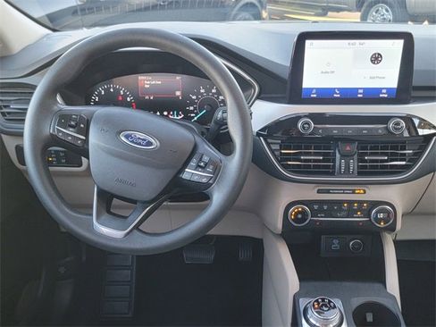 Certified 2020 Ford Escape SE image 12