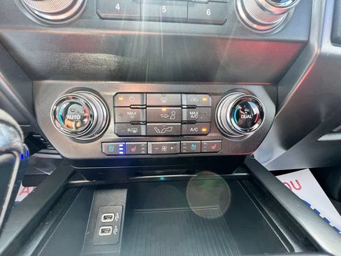Used 2019 Ford F150 Lariat w/ Equipment Group 502A Luxury AWD/4WD image 37