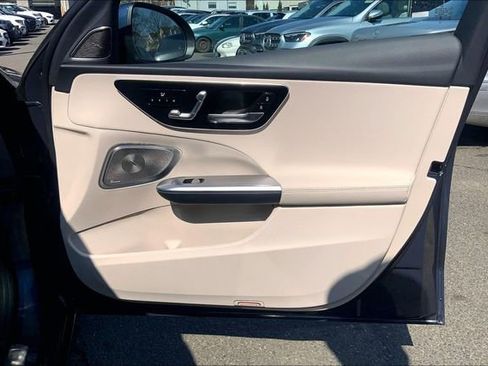 Used 2025 Mercedes-Benz C 300 4MATIC Sedan image 19