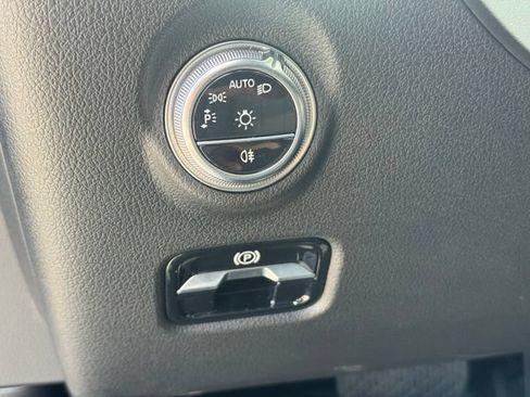 Used 2024 Mercedes-Benz CLE 300 4MATIC Coupe image 22
